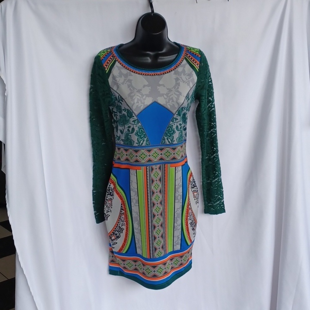 Peachpuff Bodycon Knit Graphic Dress, Lace Sleeves, Sz M, 16" PTP, 33" L